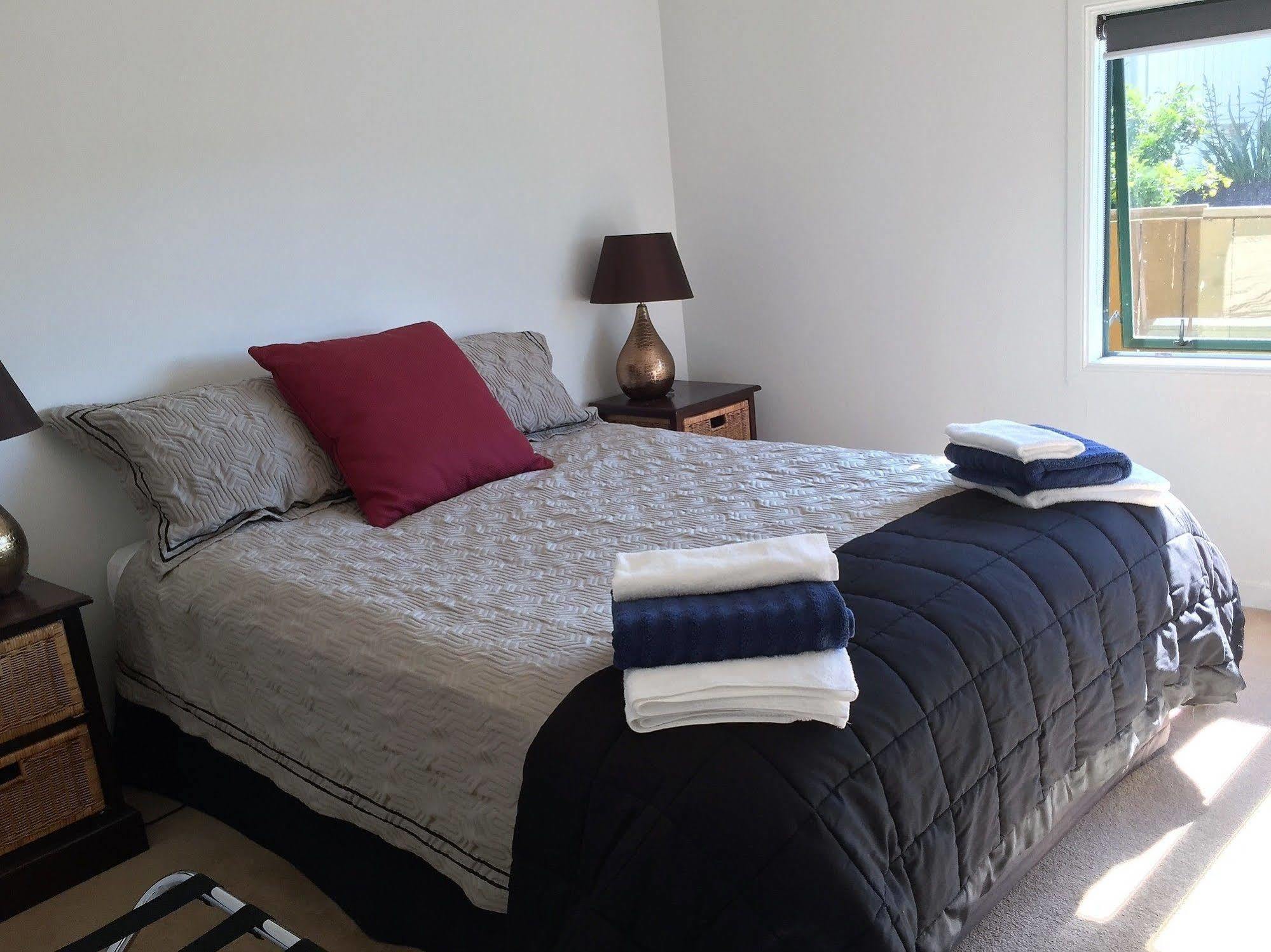 Lakeside City Apartments - Penthouse And Studio Rotorua Luaran gambar
