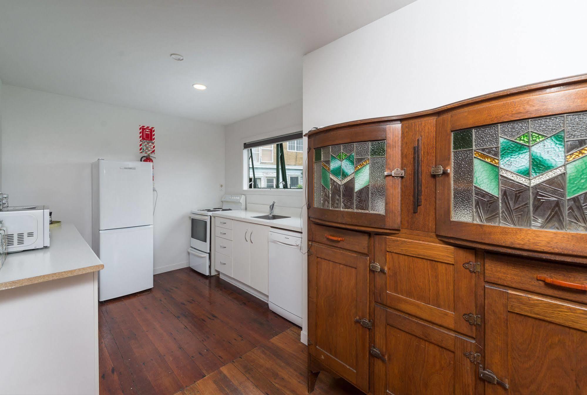 Lakeside City Apartments - Penthouse And Studio Rotorua Luaran gambar