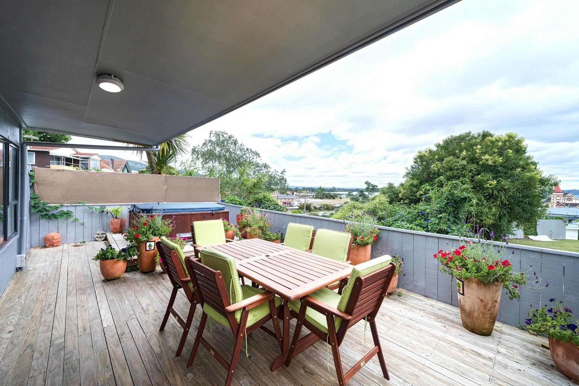Lakeside City Apartments - Penthouse And Studio Rotorua Luaran gambar