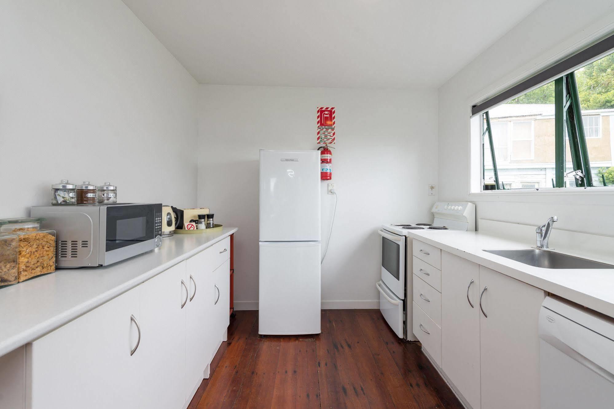 Lakeside City Apartments - Penthouse And Studio Rotorua Luaran gambar